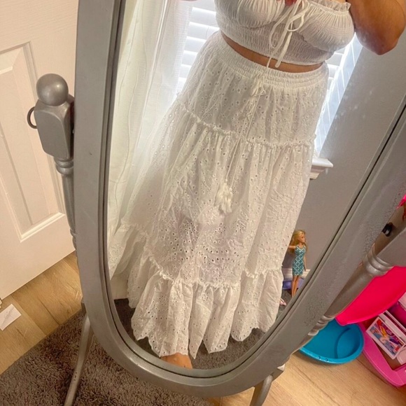 Boho White Eyelet Tassel Ruffle Maxi Skirt - Picture 5 of 8